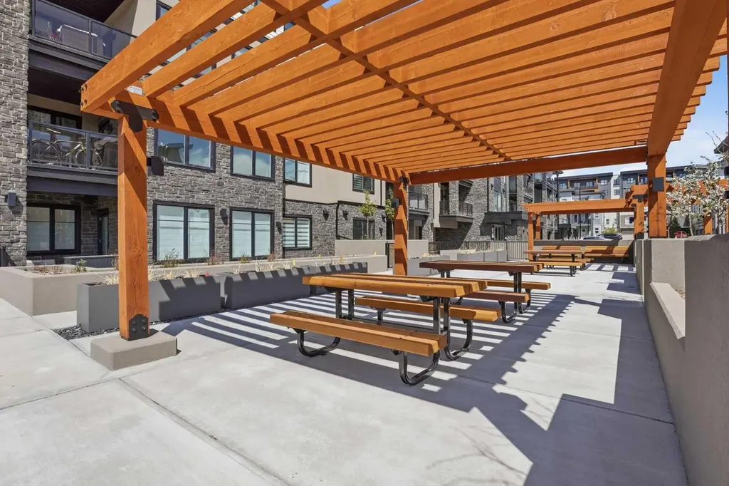 2117 81 Street SW Calgary AB T3H 6H5