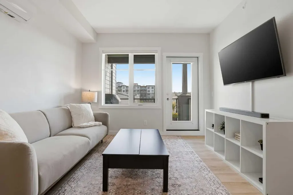2117 81 Street SW Calgary AB T3H 6H5