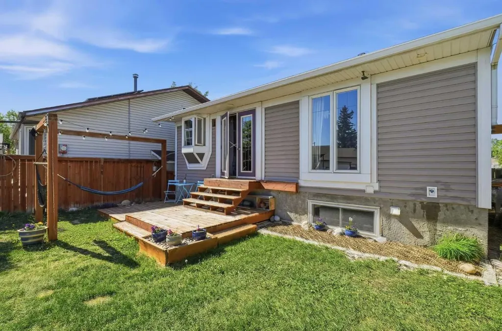 420 Summerwood Place SE Airdrie AB T4B1W7