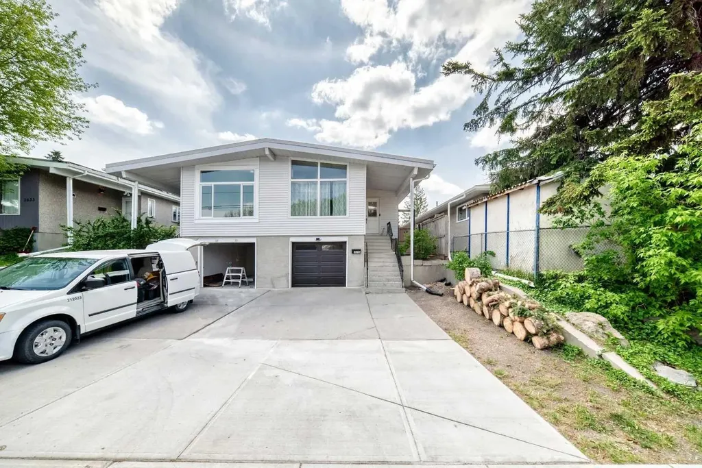 1635 24 Avenue NW Calgary AB T2M 1Y7