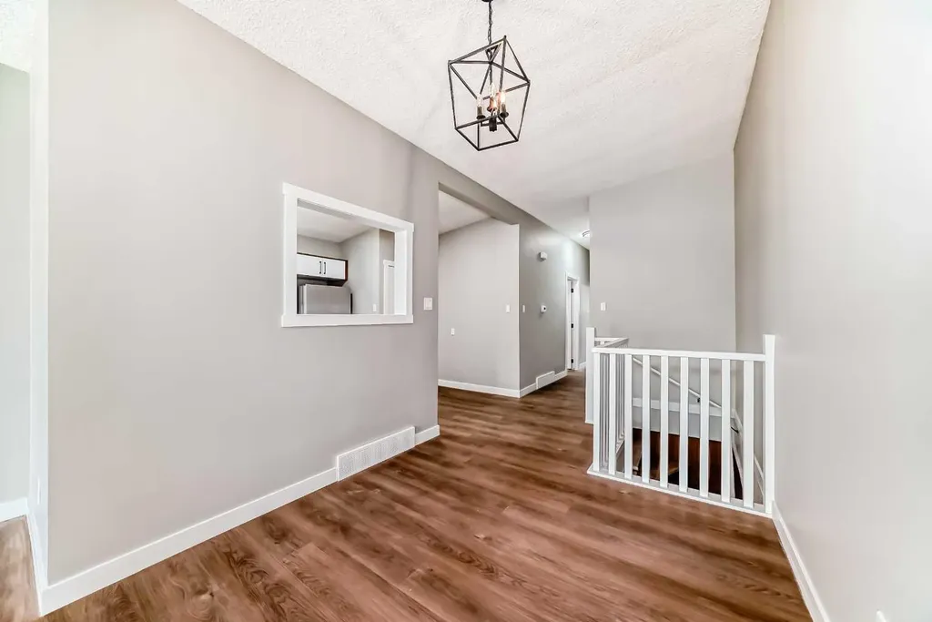 1635 24 Avenue NW Calgary AB T2M 1Y7