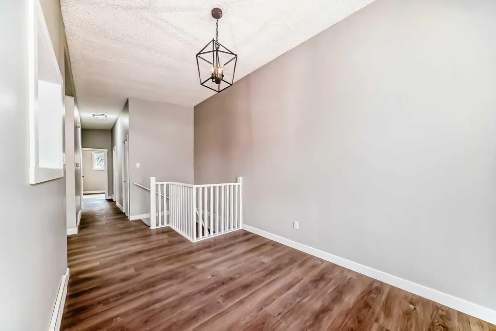 1635 24 Avenue NW Calgary AB T2M 1Y7