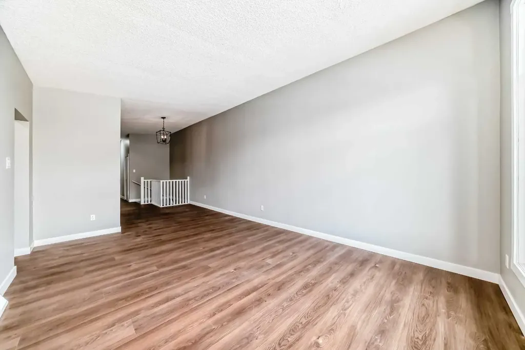 1635 24 Avenue NW Calgary AB T2M 1Y7
