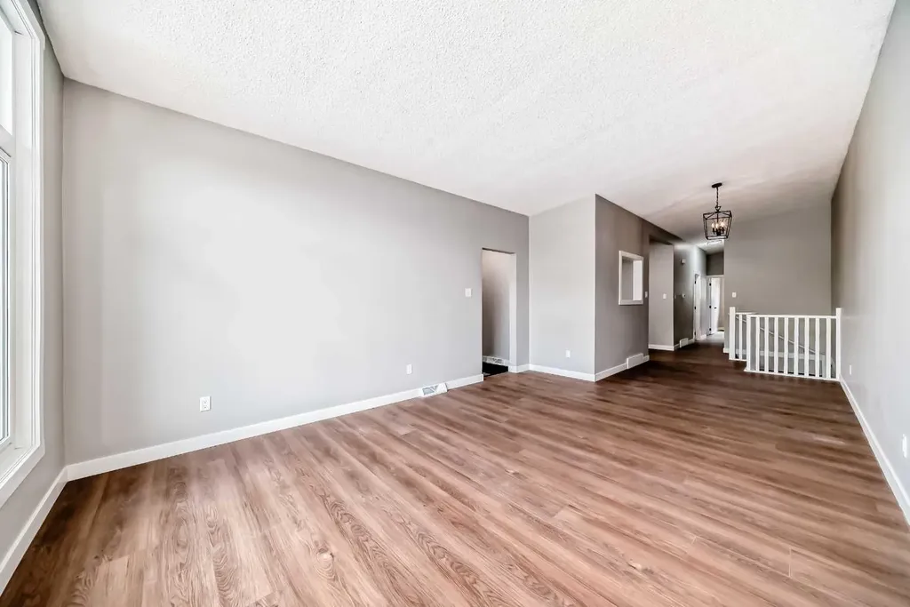 1635 24 Avenue NW Calgary AB T2M 1Y7