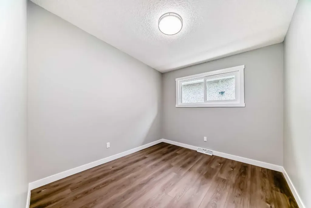1635 24 Avenue NW Calgary AB T2M 1Y7