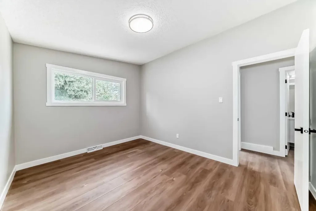 1635 24 Avenue NW Calgary AB T2M 1Y7