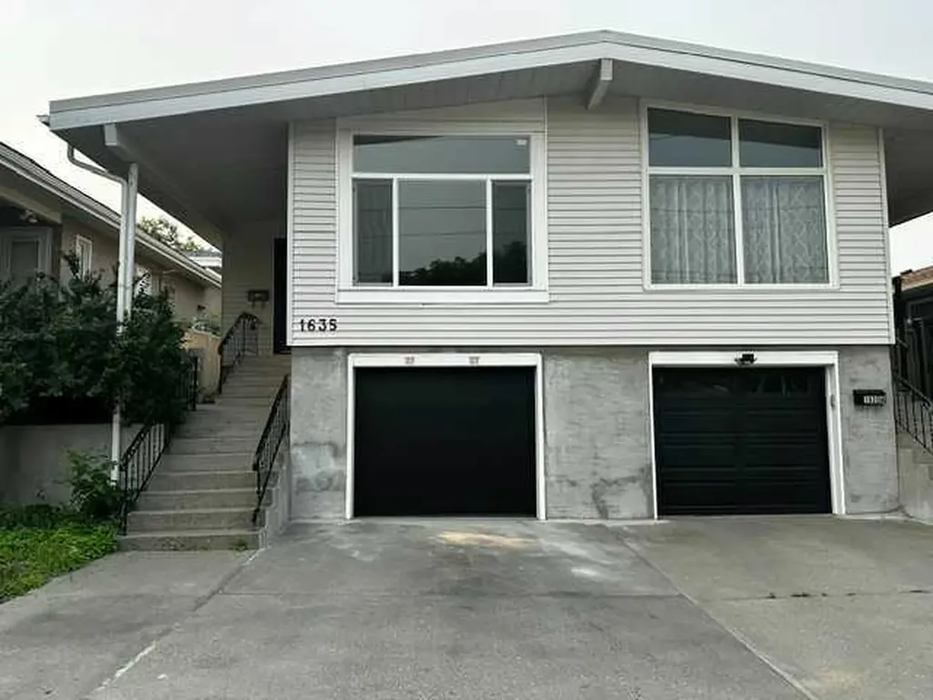 1635 24 Avenue NW Calgary AB T2M 1Y7