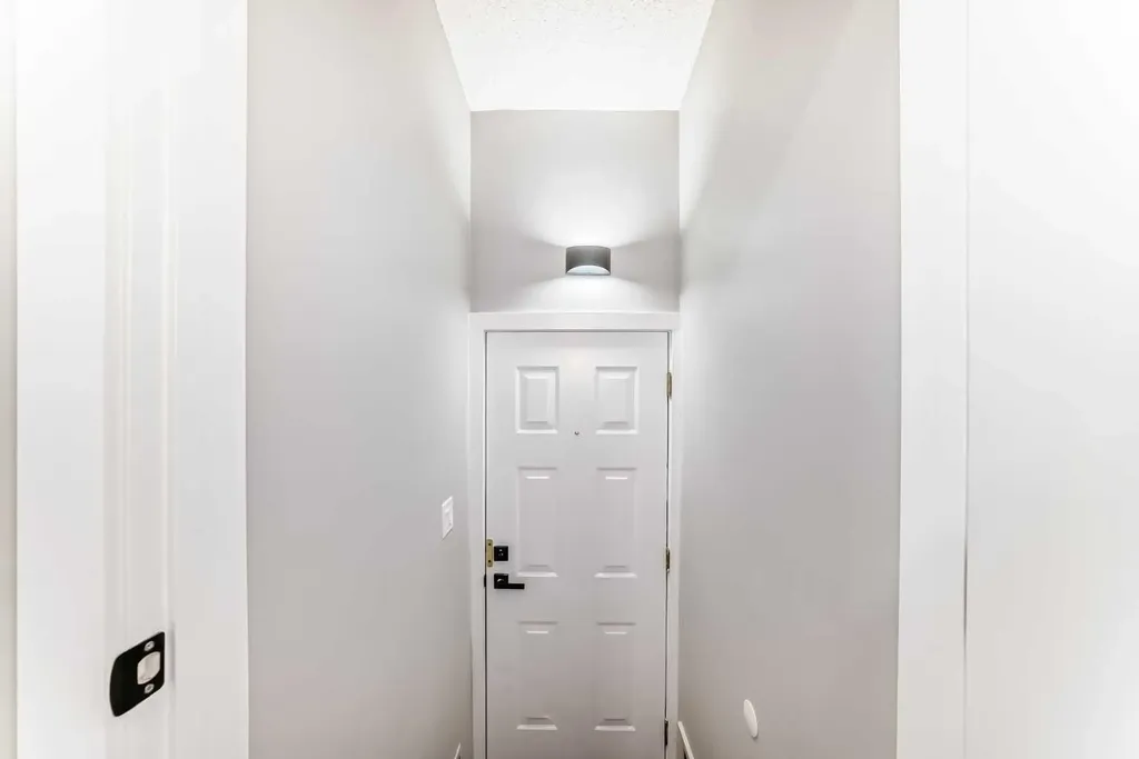 1635 24 Avenue NW Calgary AB T2M 1Y7