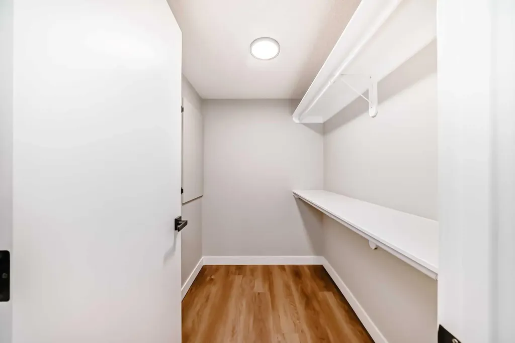 1635 24 Avenue NW Calgary AB T2M 1Y7
