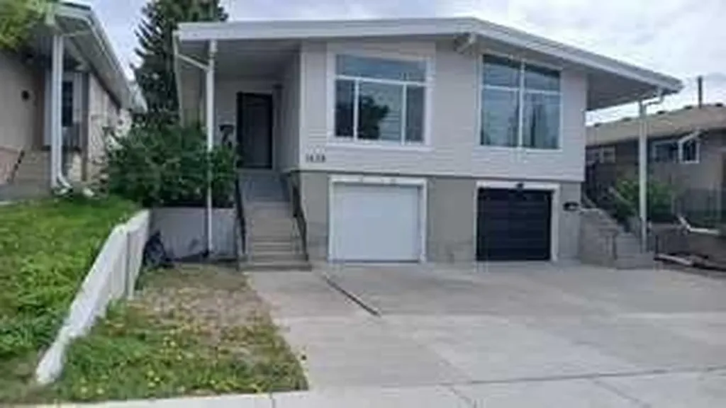 1635 24 Avenue NW Calgary AB T2M 1Y7