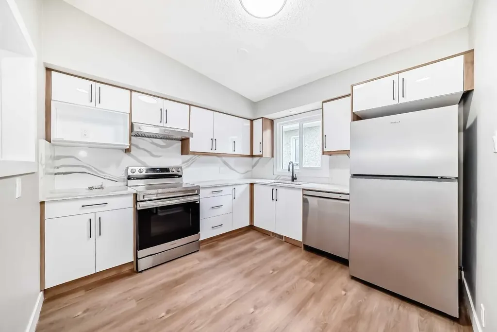 1635 24 Avenue NW Calgary AB T2M 1Y7