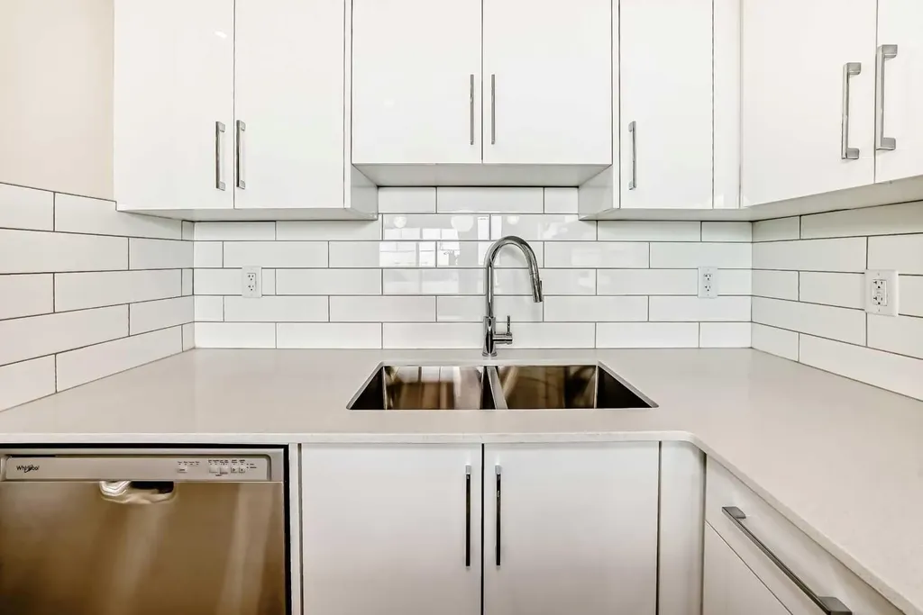 15 Skyview Point Crescent Calgary AB T3N 2T1