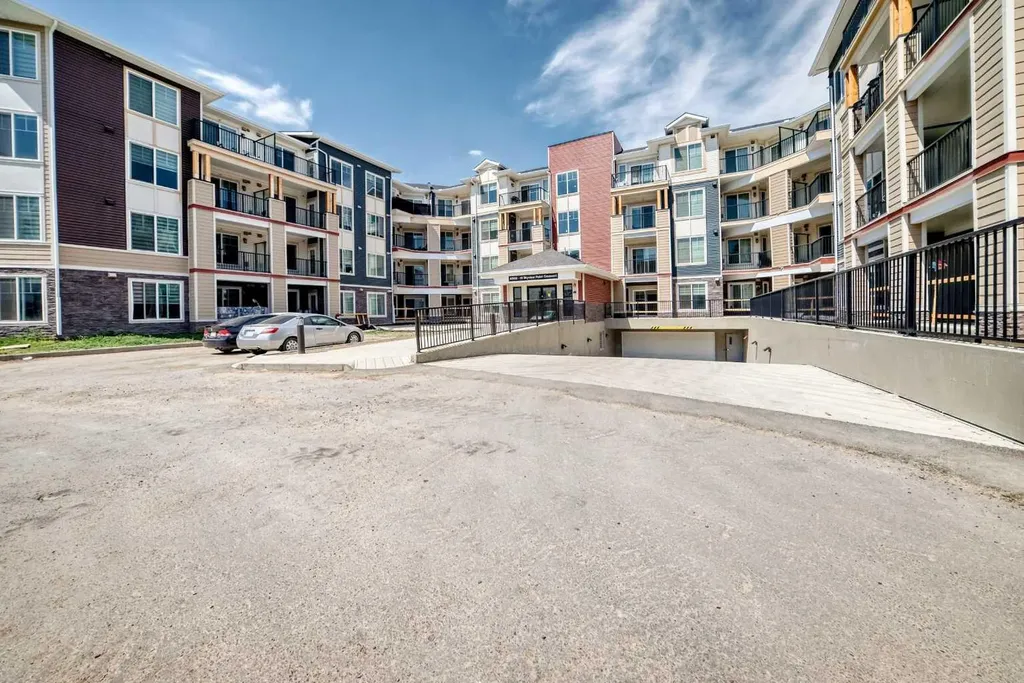 15 Skyview Point Crescent Calgary AB T3N 2T1