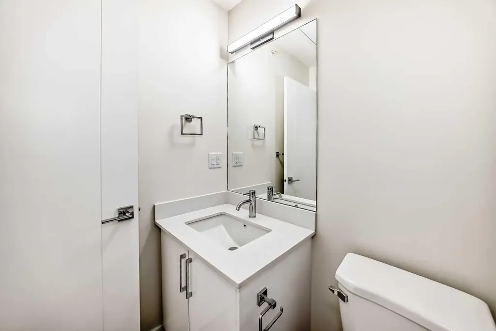 15 Skyview Point Crescent Calgary AB T3N 2T1