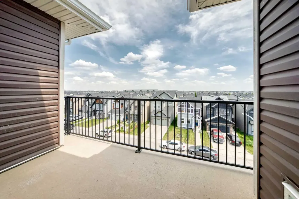15 Skyview Point Crescent Calgary AB T3N 2T1