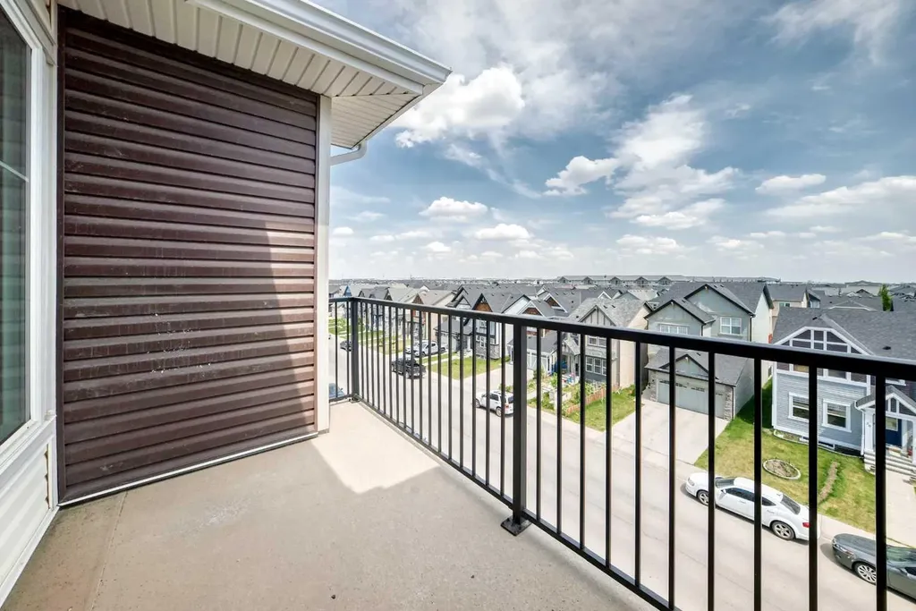 15 Skyview Point Crescent Calgary AB T3N 2T1