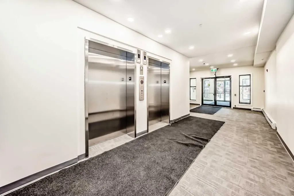 15 Skyview Point Crescent Calgary AB T3N 2T1