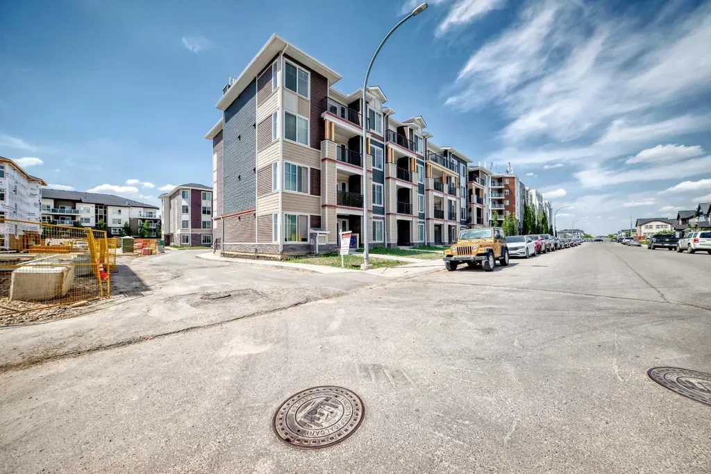 15 Skyview Point Crescent Calgary AB T3N 2T1