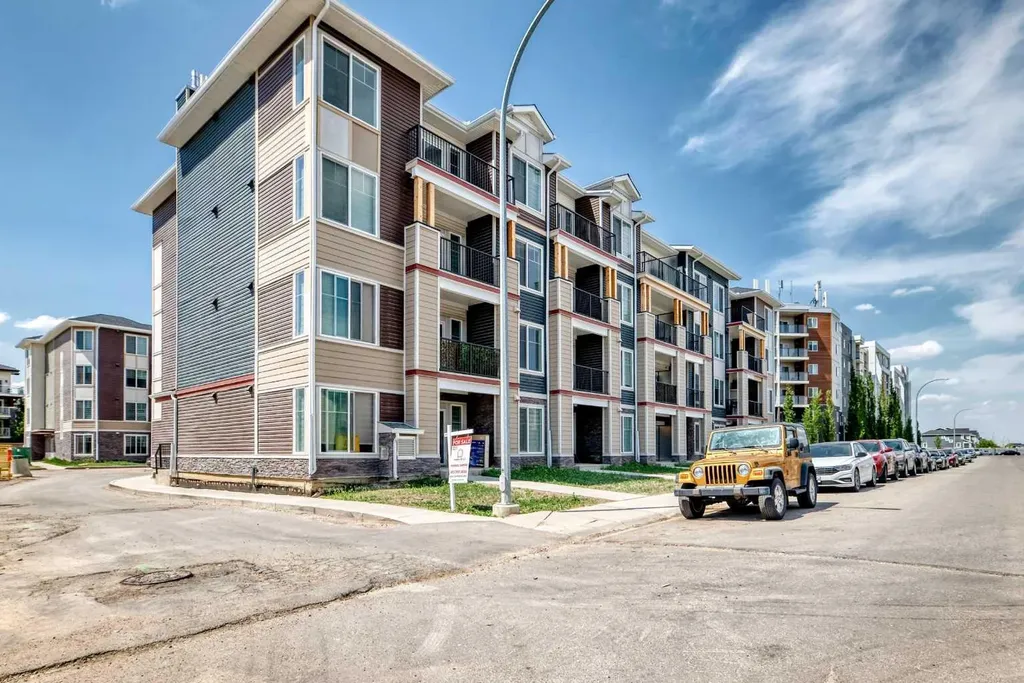 15 Skyview Point Crescent Calgary AB T3N 2T1
