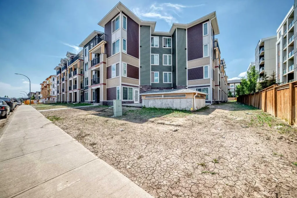 15 Skyview Point Crescent Calgary AB T3N 2T1