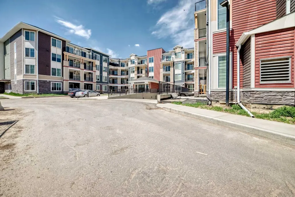 15 Skyview Point Crescent Calgary AB T3N 2T1