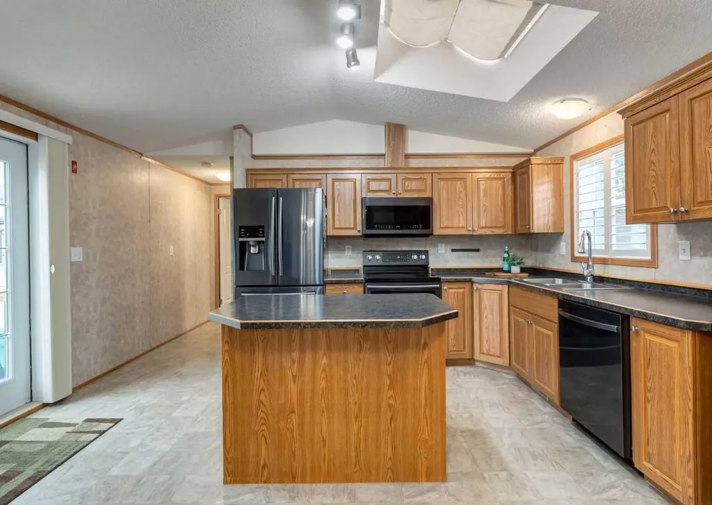 99 Arbour Lake Road NW Calgary AB T3G 4E4
