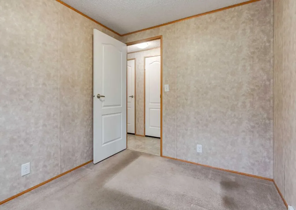 99 Arbour Lake Road NW Calgary AB T3G 4E4