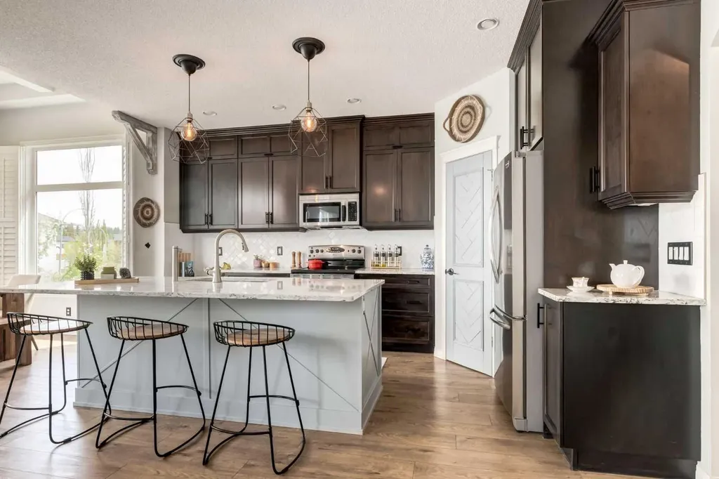 16A Tusslewood Drive NW Calgary AB T3L 0B1