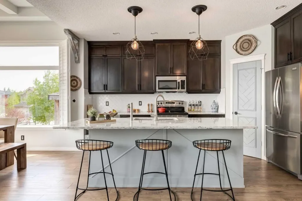 16A Tusslewood Drive NW Calgary AB T3L 0B1
