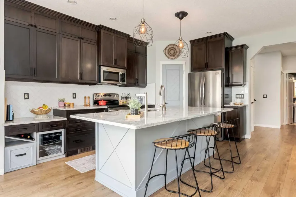 16A Tusslewood Drive NW Calgary AB T3L 0B1