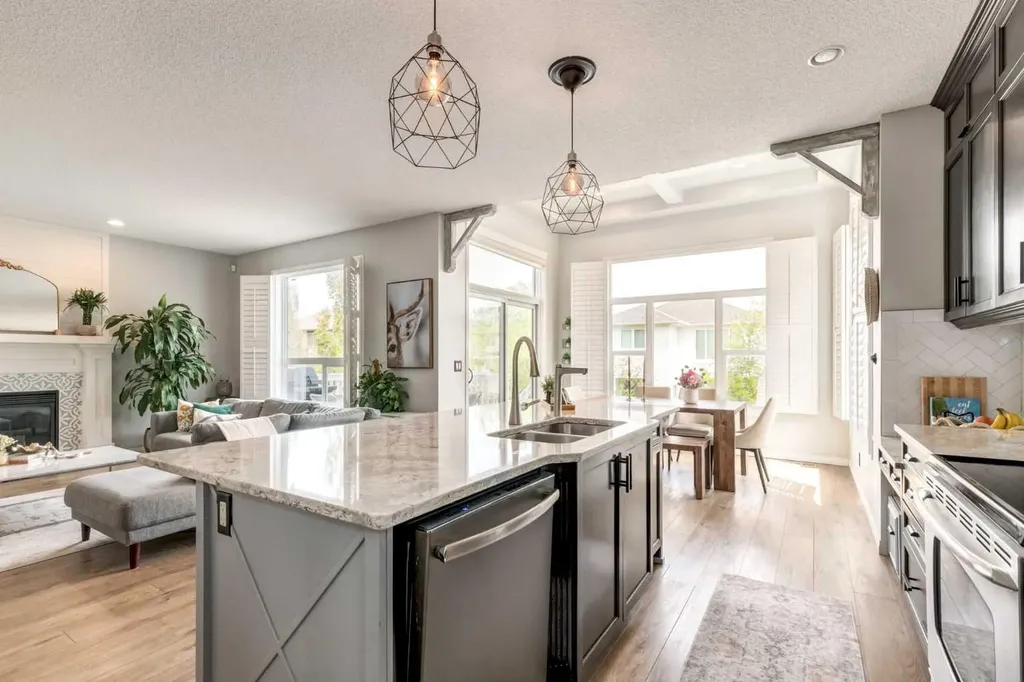 16A Tusslewood Drive NW Calgary AB T3L 0B1