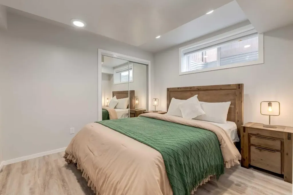 16A Tusslewood Drive NW Calgary AB T3L 0B1