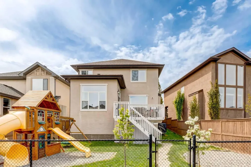 16A Tusslewood Drive NW Calgary AB T3L 0B1
