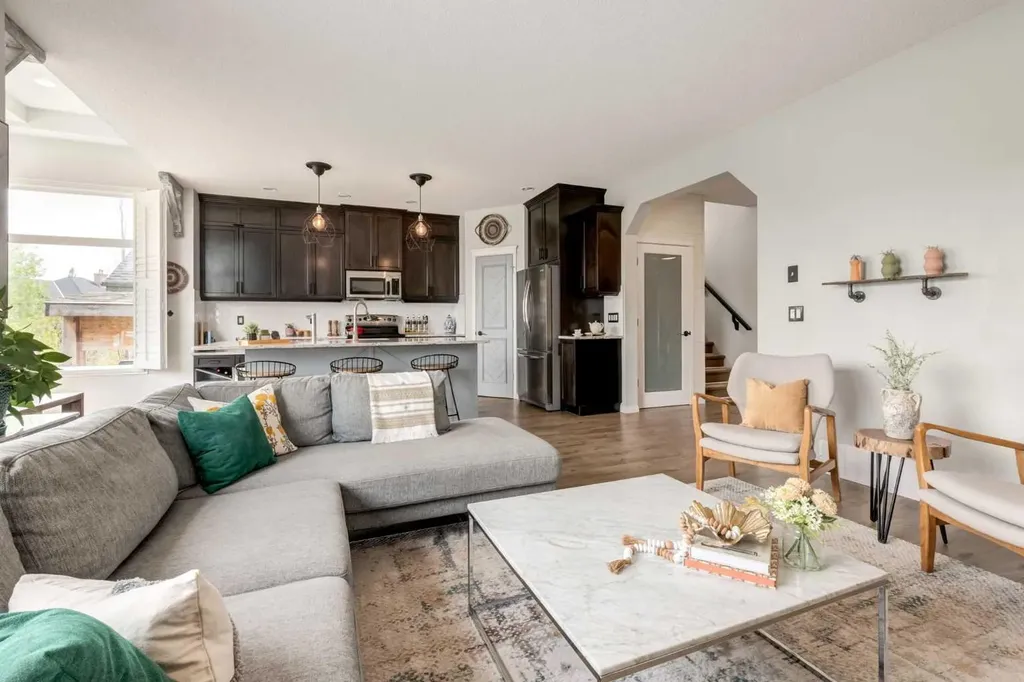 16A Tusslewood Drive NW Calgary AB T3L 0B1