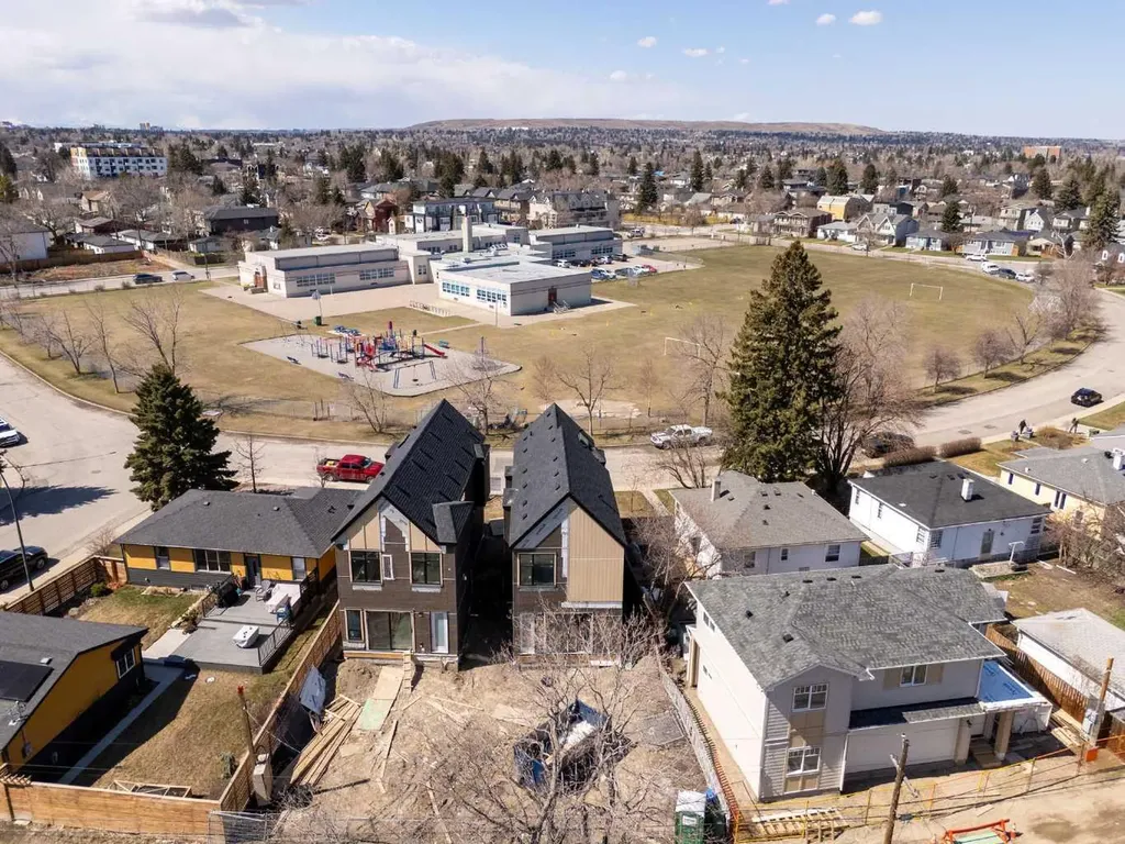 1908 5 Street NE Calgary AB T2E3X5