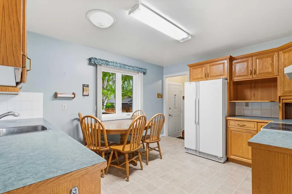 35 Beaupre Crescent Calgary AB T3B 2S9