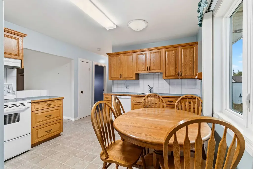 35 Beaupre Crescent Calgary AB T3B 2S9