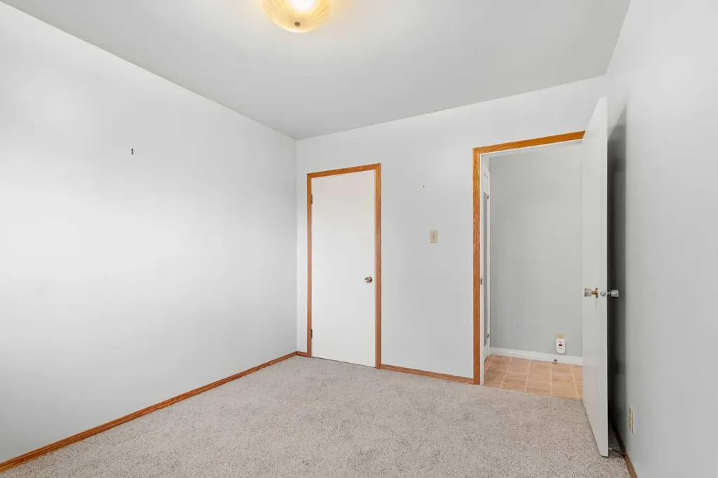 35 Beaupre Crescent Calgary AB T3B 2S9