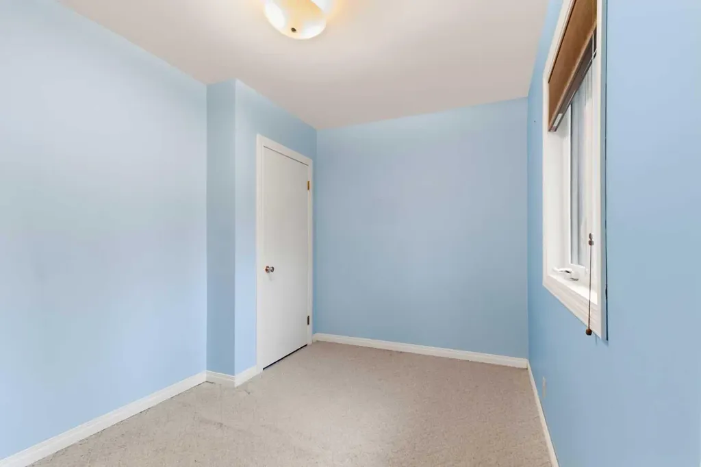 35 Beaupre Crescent Calgary AB T3B 2S9