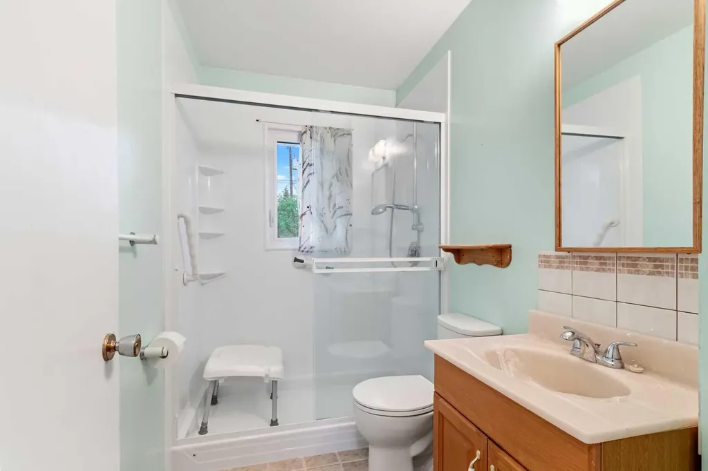 35 Beaupre Crescent Calgary AB T3B 2S9