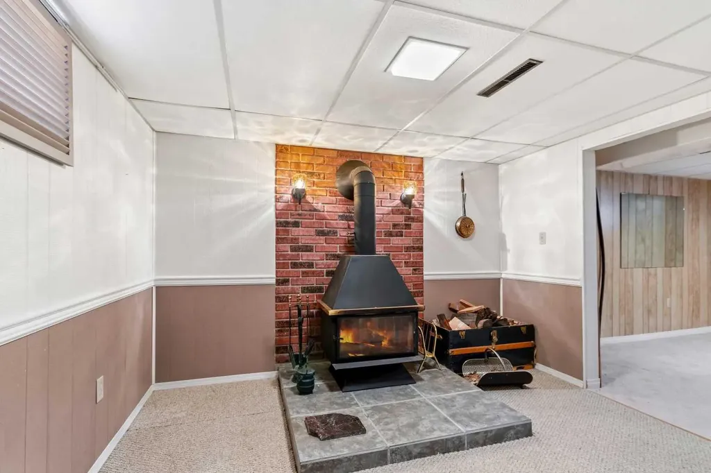 35 Beaupre Crescent Calgary AB T3B 2S9