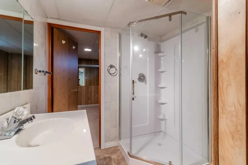 35 Beaupre Crescent Calgary AB T3B 2S9