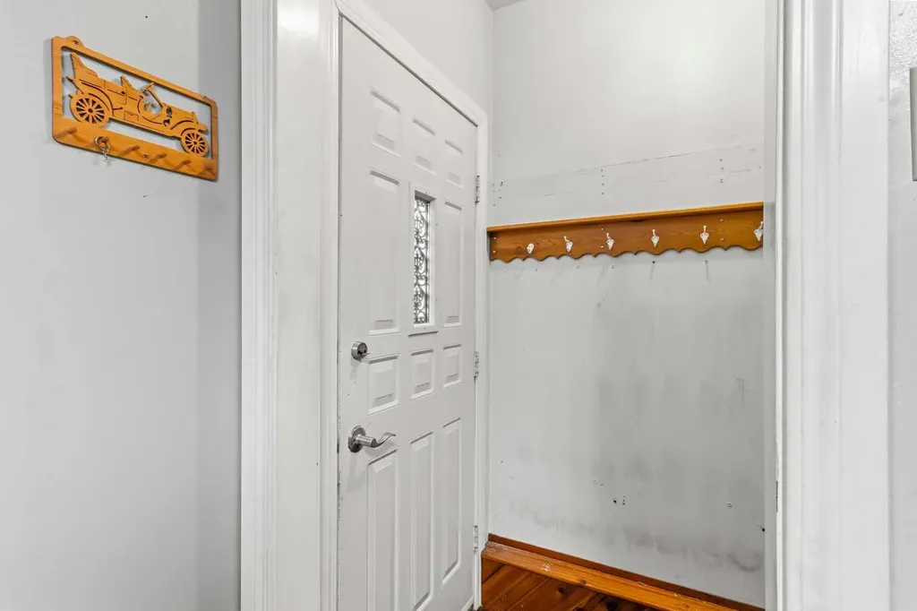 35 Beaupre Crescent Calgary AB T3B 2S9