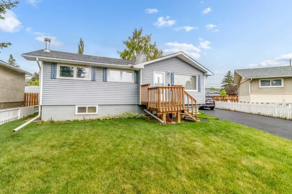 35 Beaupre Crescent Calgary AB T3B 2S9