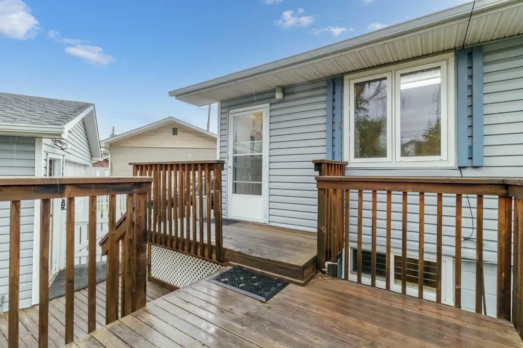 35 Beaupre Crescent Calgary AB T3B 2S9