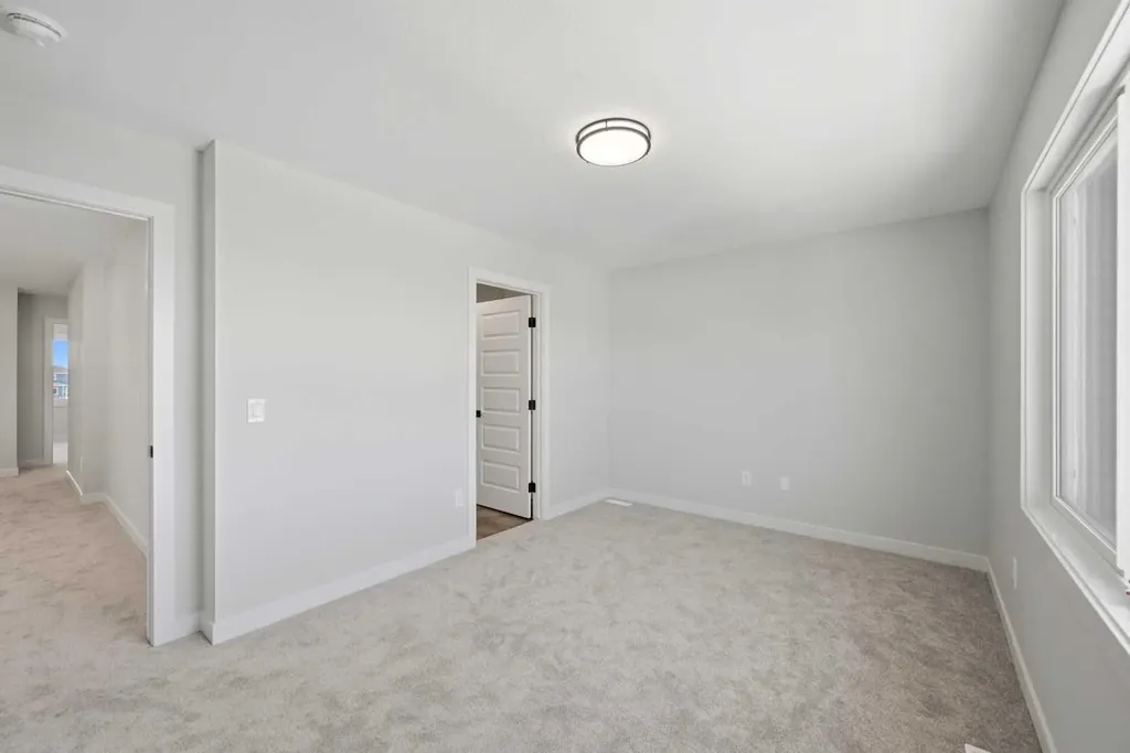 42 Waterford Mews Chestermere AB T1X 3B6