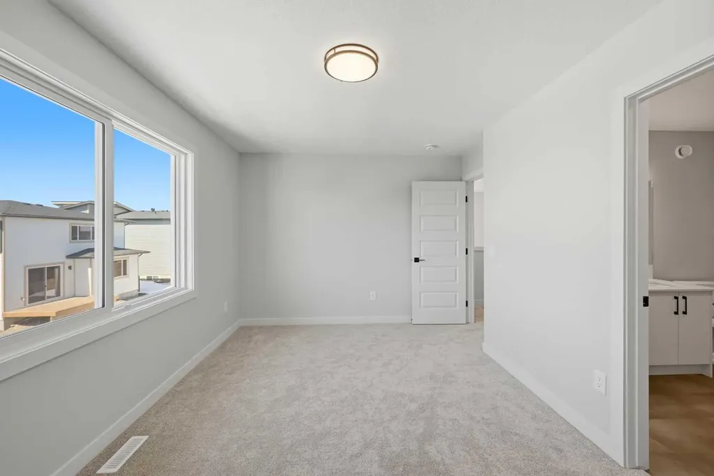 42 Waterford Mews Chestermere AB T1X 3B6
