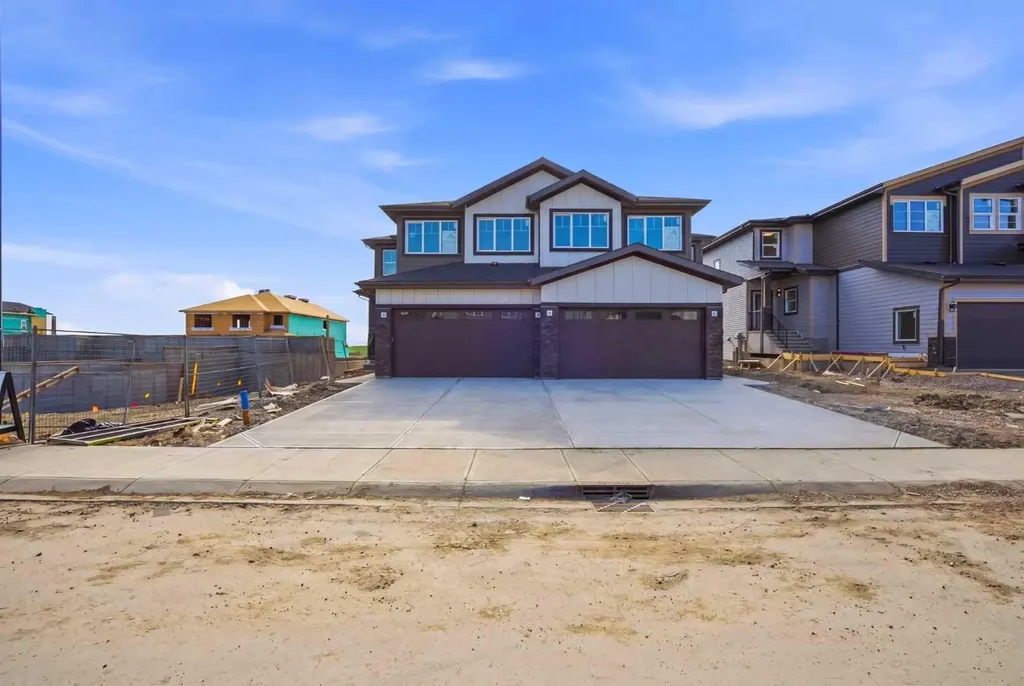 42 Waterford Mews Chestermere AB T1X 3B6