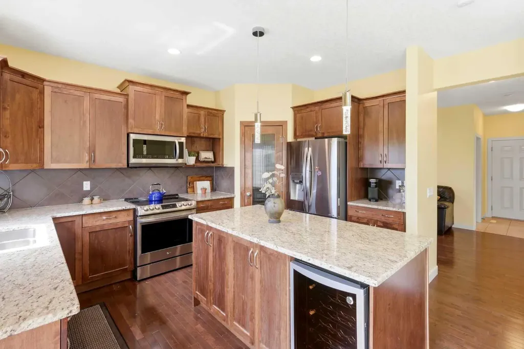 1605 Montgomery Way SE High River AB T1V 0B8
