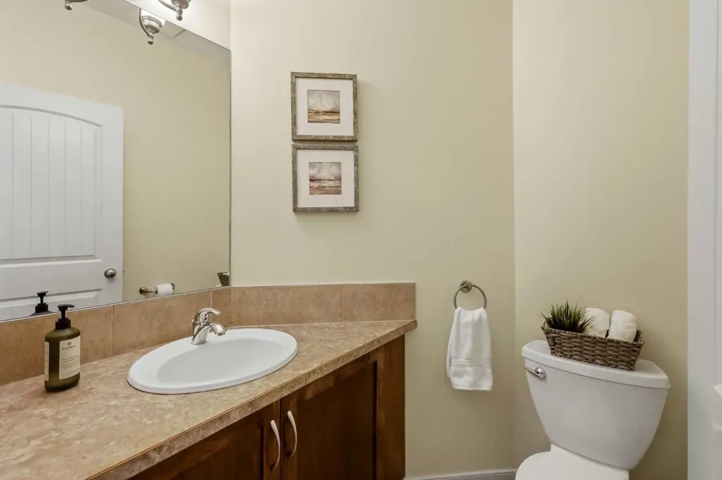 1605 Montgomery Way SE High River AB T1V 0B8